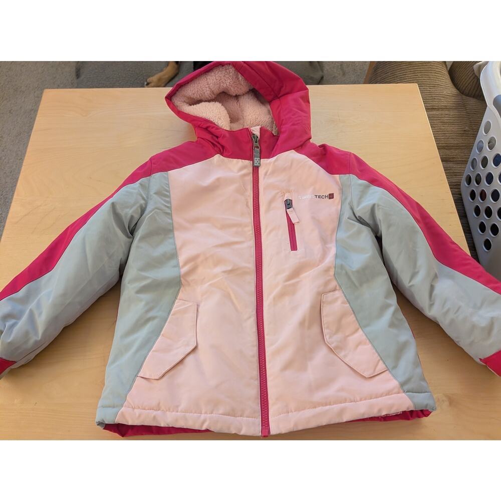 ♥️Girls 6/6X Swiss Tech Jacket
